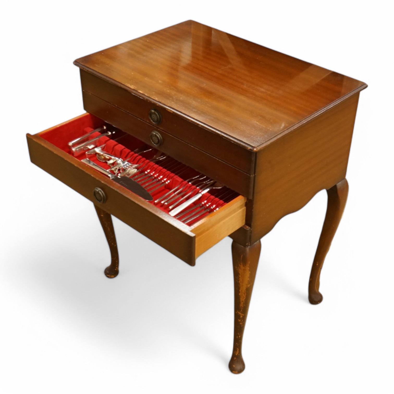 A mahogany canteen containing an Elkingtons suite of plated cutlery. 59cm wide x 42cm deep x 62cm high. Condition - table scratched cutlery good